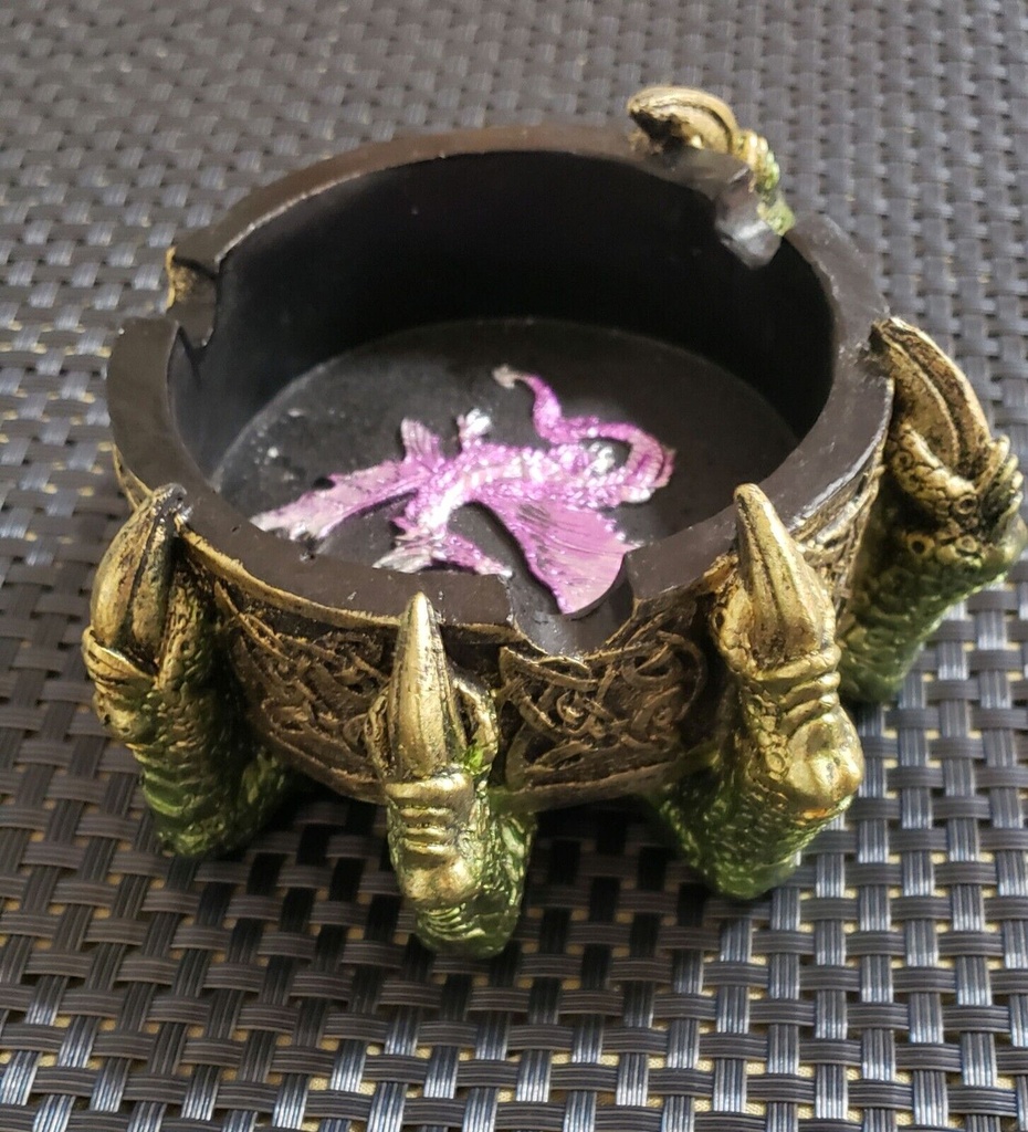 IAC 003228 DRAGON CLAW ASHTRAY