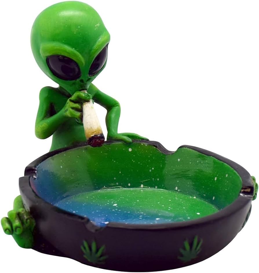 IAC 002820 Alien Ashtray